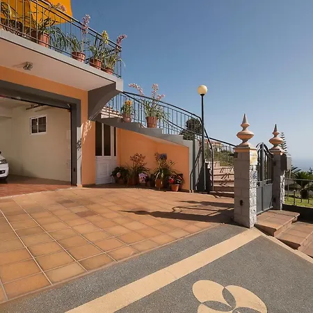 Paradise House Semesterbostad *